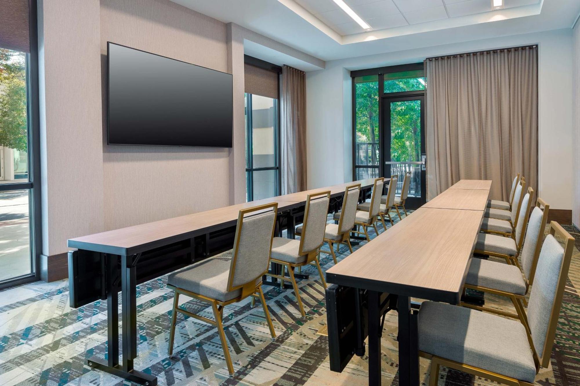 Courtyard By Marriott Atlanta Midtown Hotel Bagian luar foto