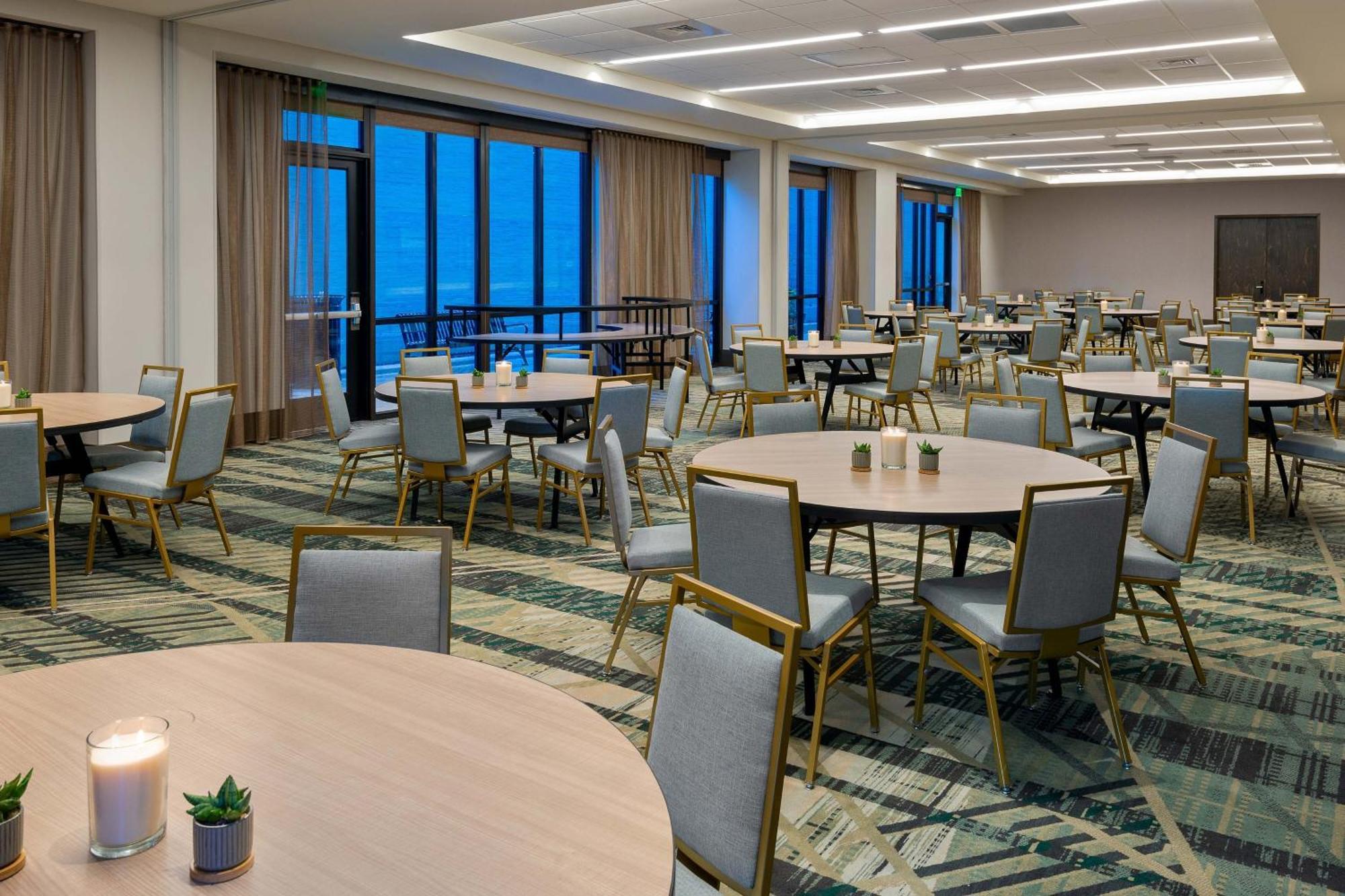 Courtyard By Marriott Atlanta Midtown Hotel Bagian luar foto