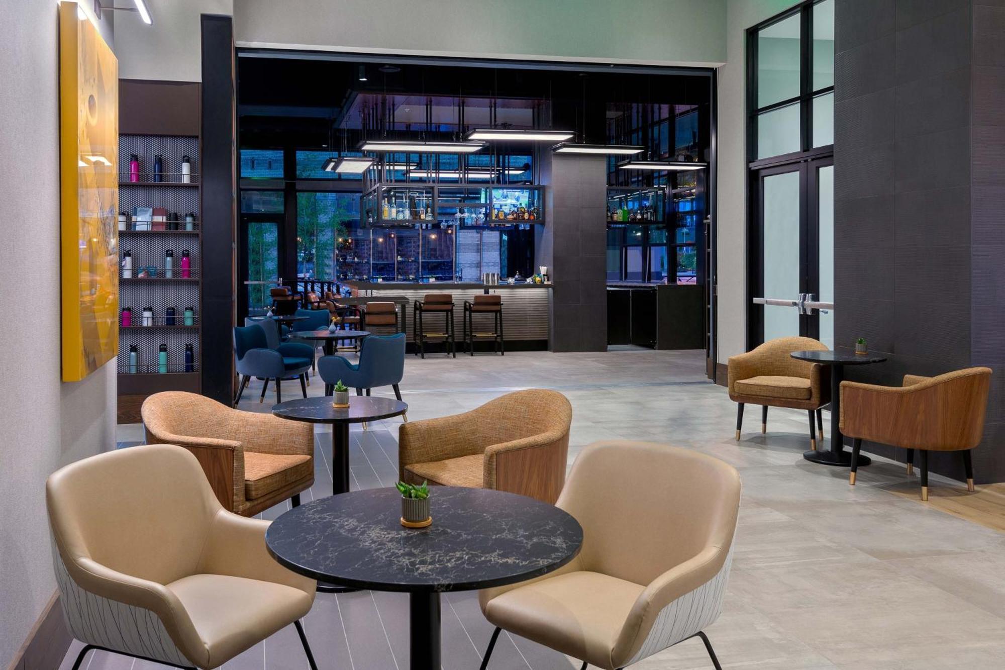 Courtyard By Marriott Atlanta Midtown Hotel Bagian luar foto