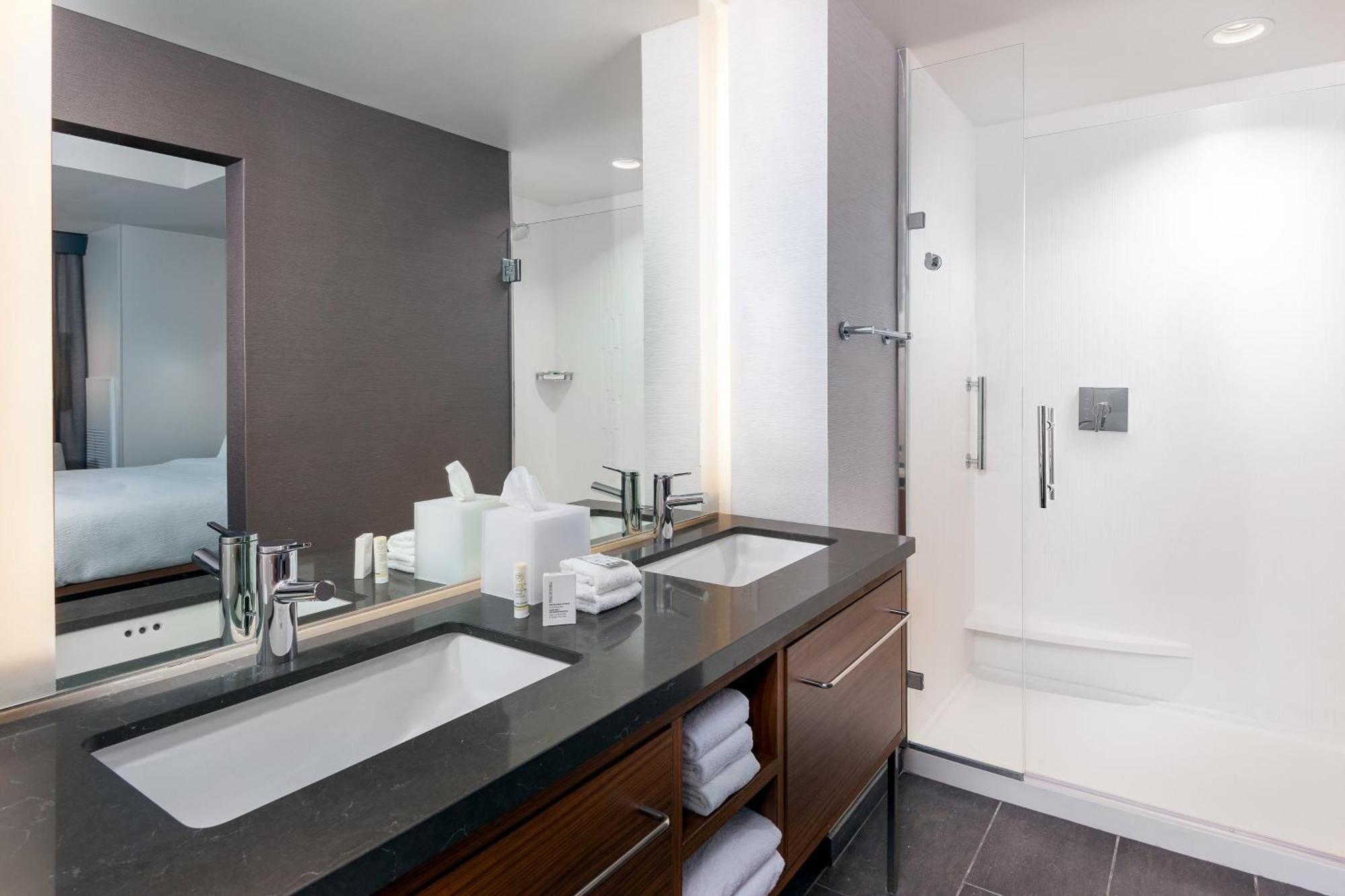 Courtyard By Marriott Atlanta Midtown Hotel Bagian luar foto