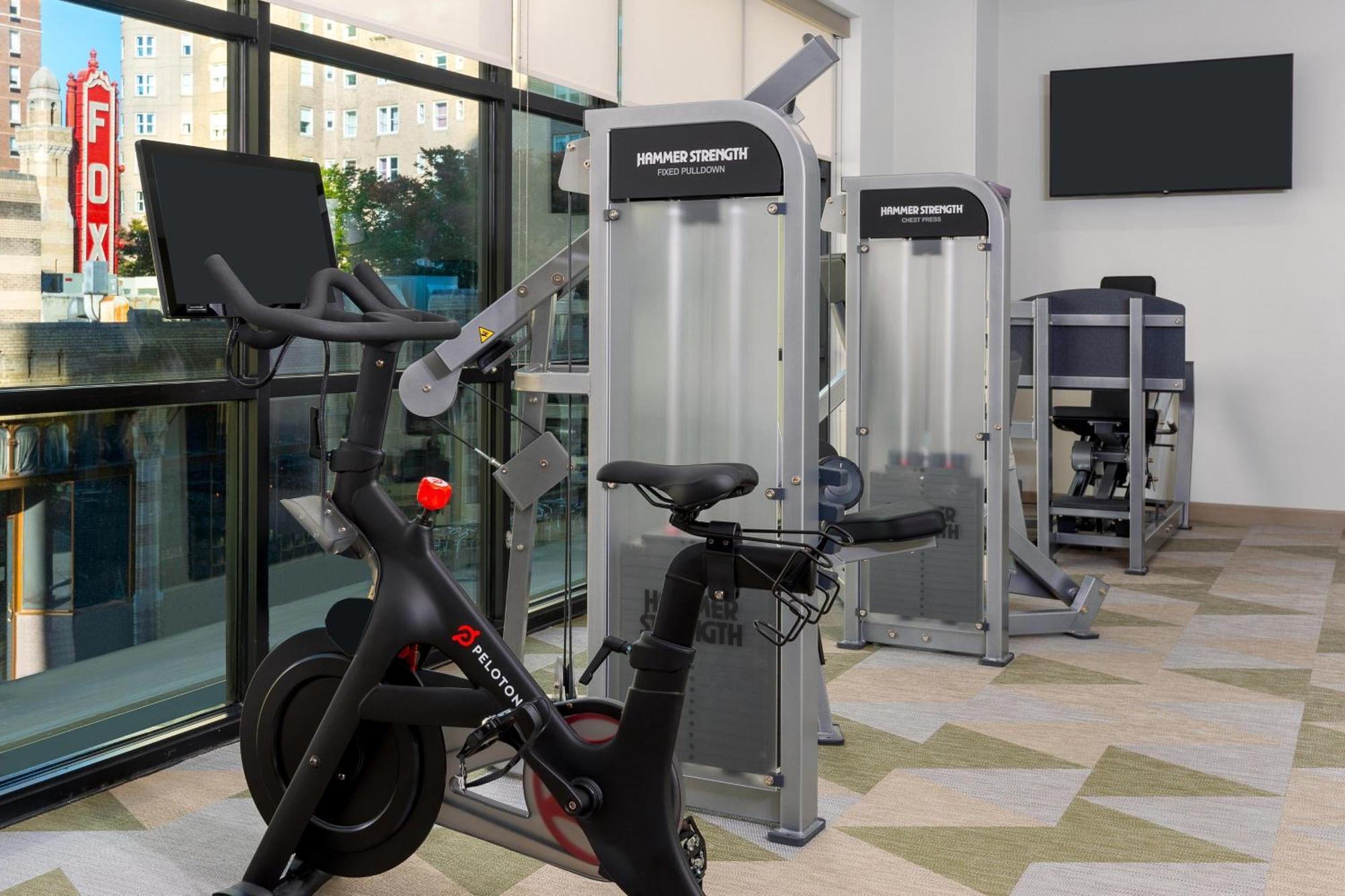 Courtyard By Marriott Atlanta Midtown Hotel Bagian luar foto