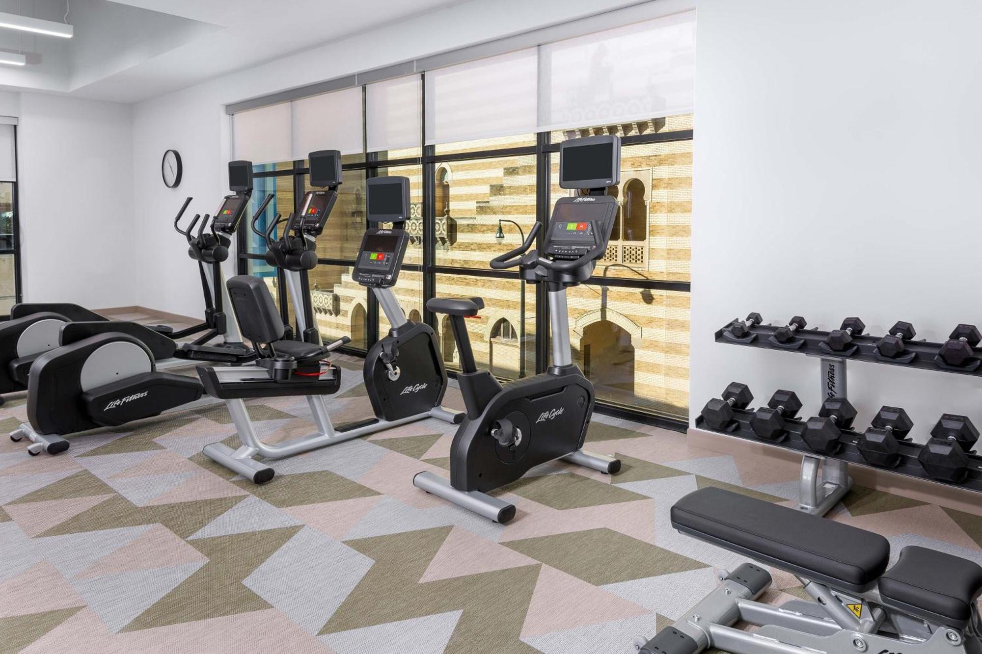 Courtyard By Marriott Atlanta Midtown Hotel Bagian luar foto