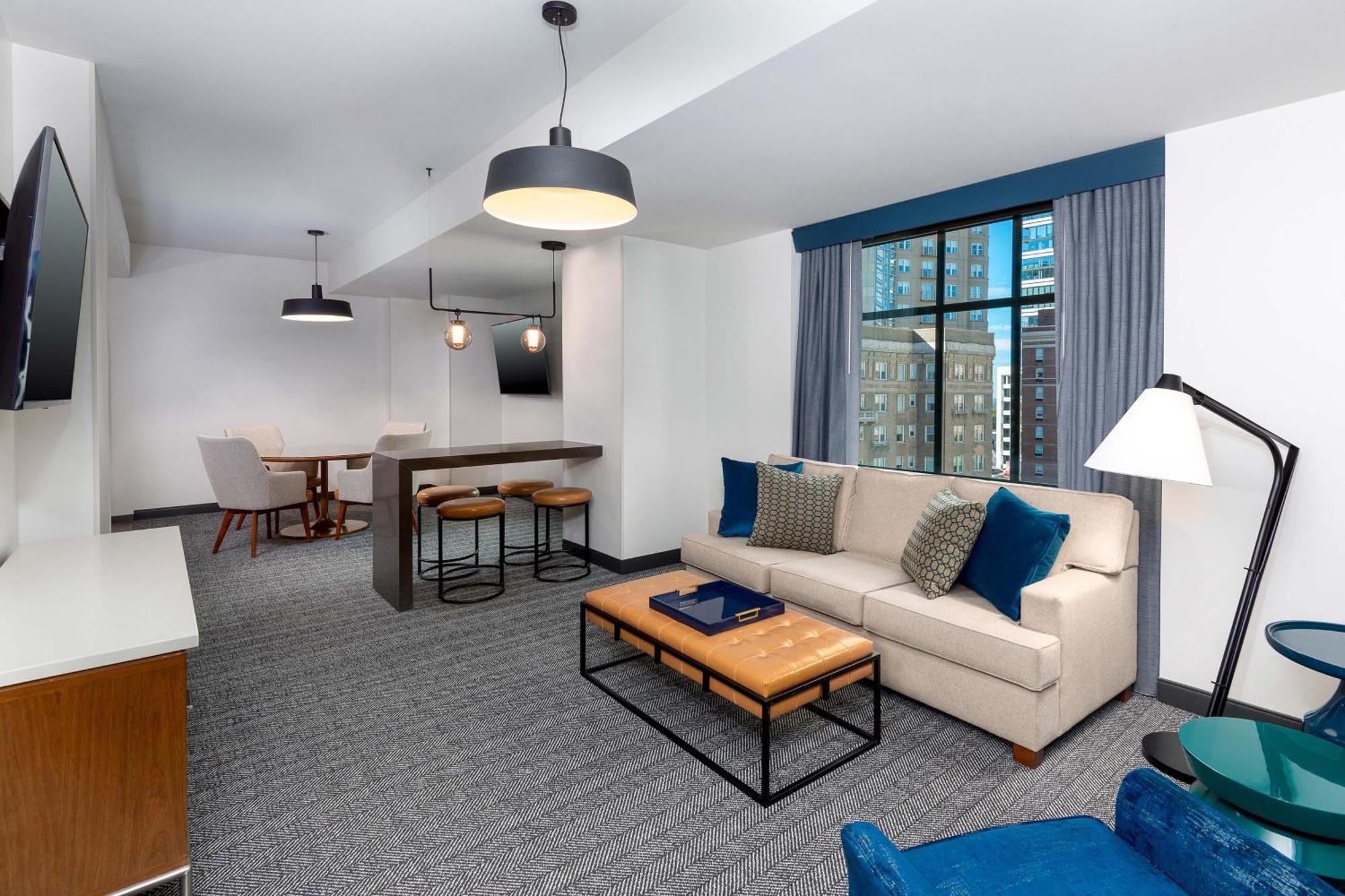 Courtyard By Marriott Atlanta Midtown Hotel Bagian luar foto