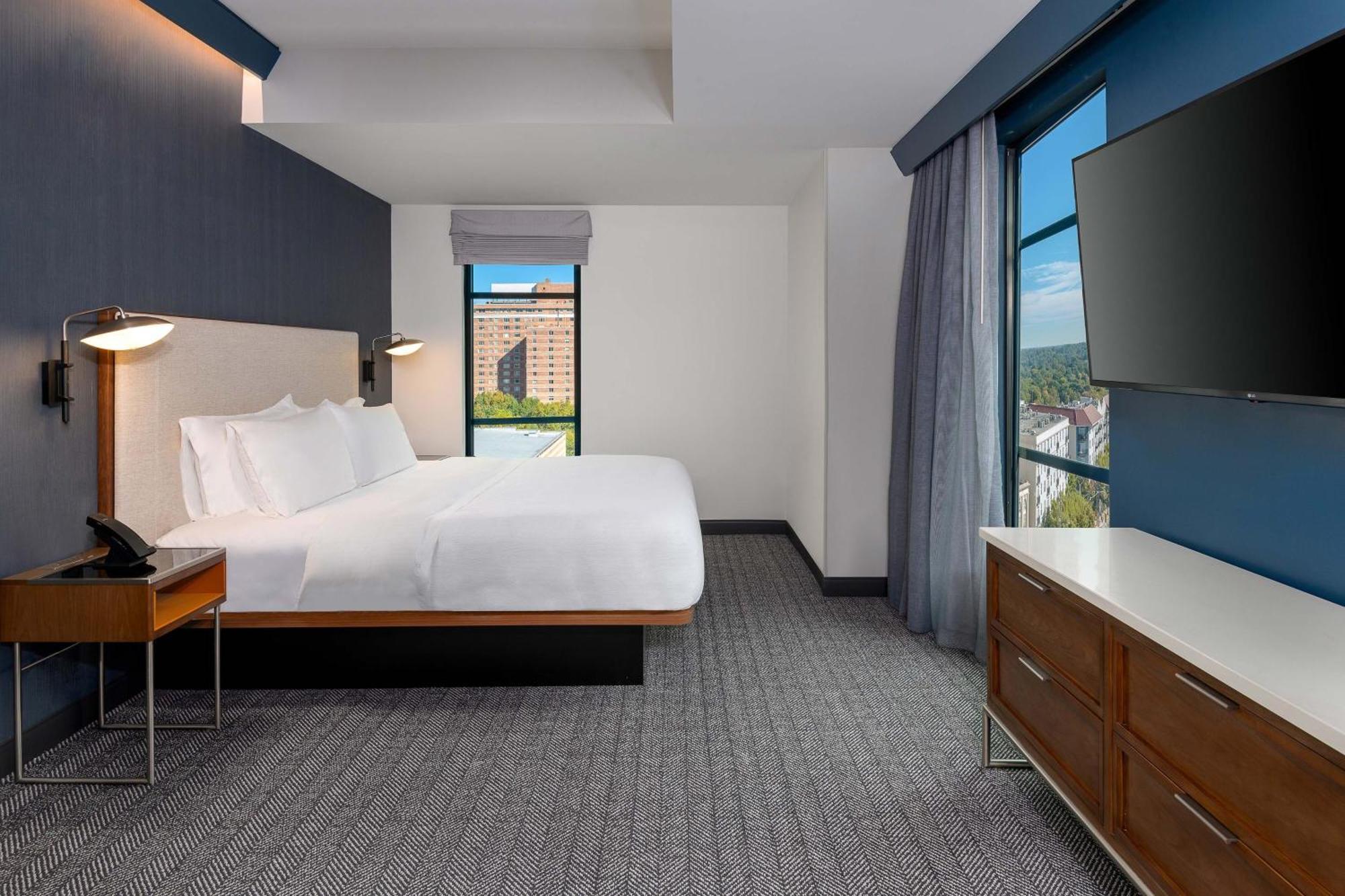 Courtyard By Marriott Atlanta Midtown Hotel Bagian luar foto