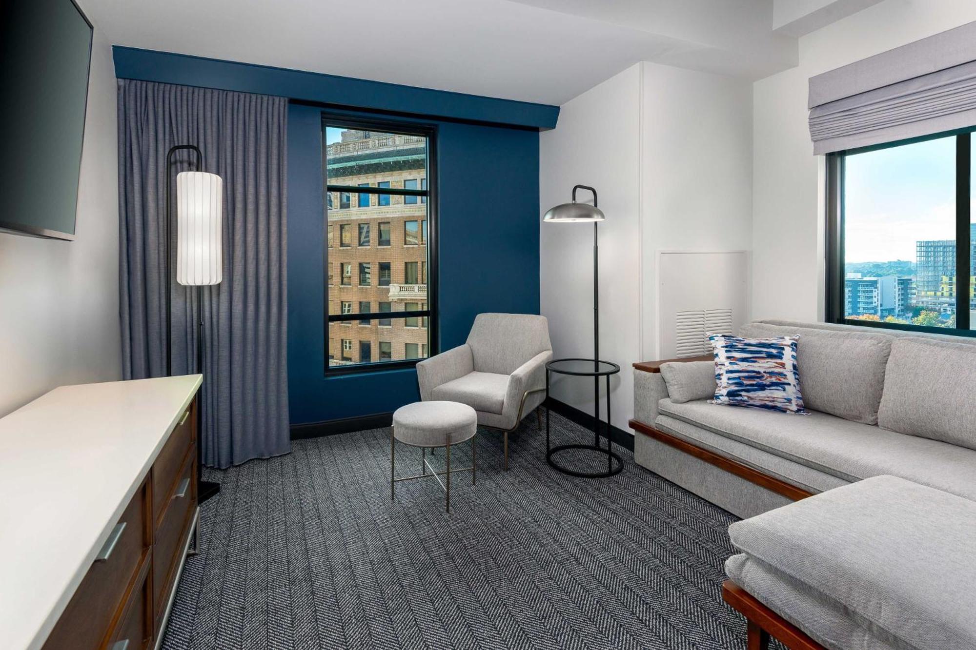 Courtyard By Marriott Atlanta Midtown Hotel Bagian luar foto