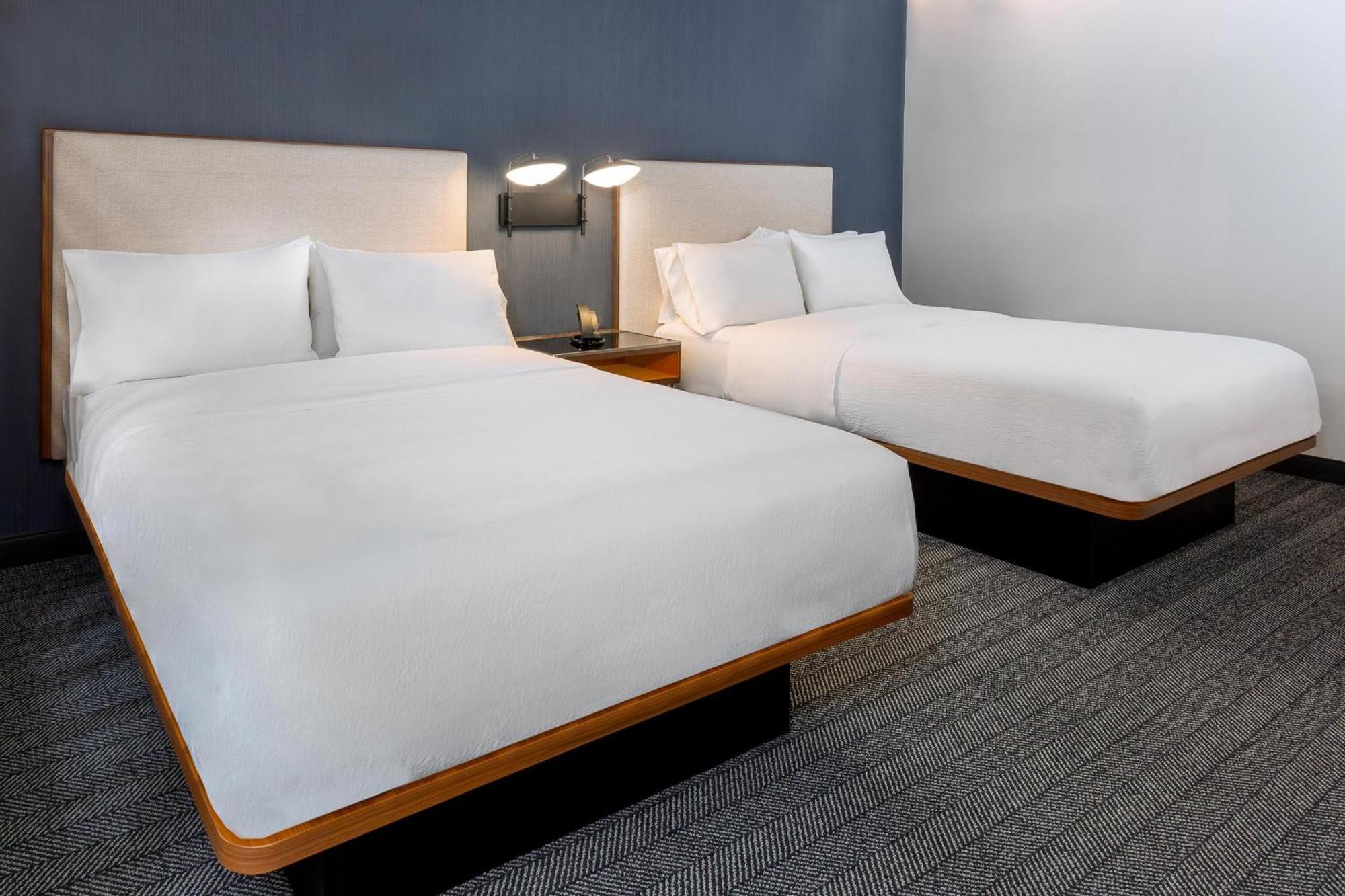 Courtyard By Marriott Atlanta Midtown Hotel Bagian luar foto
